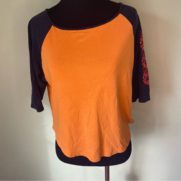 VINTAGE Y2K Q&A BLUE AND YELLOW DRAGON GRAPHIC SLEEVE TOP SHIRT SIZE MEDIUM - Picture 1 of 8